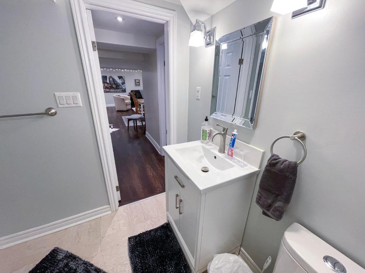 Spacious & Renovated 1Bd Suite W/Parking Toronto Kültér fotó