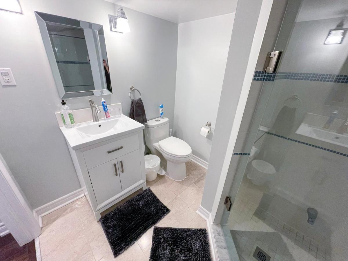 Spacious & Renovated 1Bd Suite W/Parking Toronto Kültér fotó